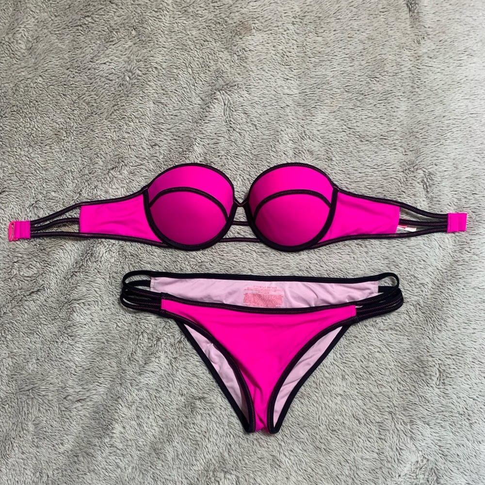 Victoria Secret bikini // 36B top // large bottoms //